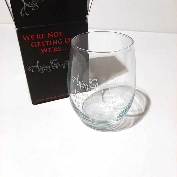 Aging Grapefully Oversized Etched Quote Stemless Wine Glass 21oz wine lover gift - Picture 7 of 7